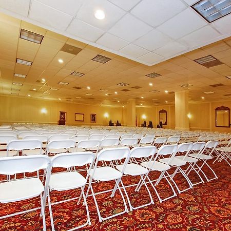 Quality Inn And Suites Conference Center Richmond Instalações foto