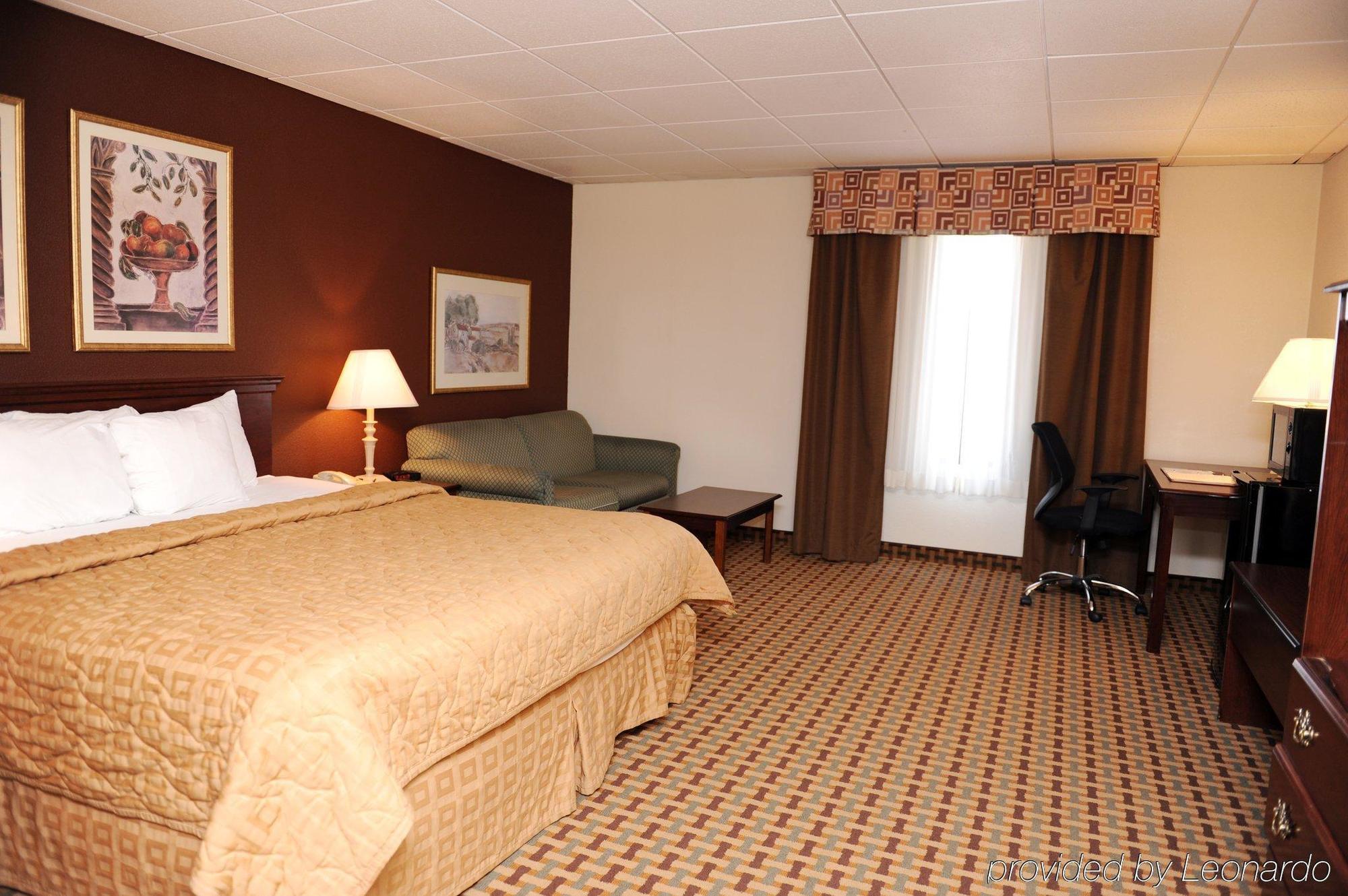 Quality Inn And Suites Conference Center Richmond Quarto foto