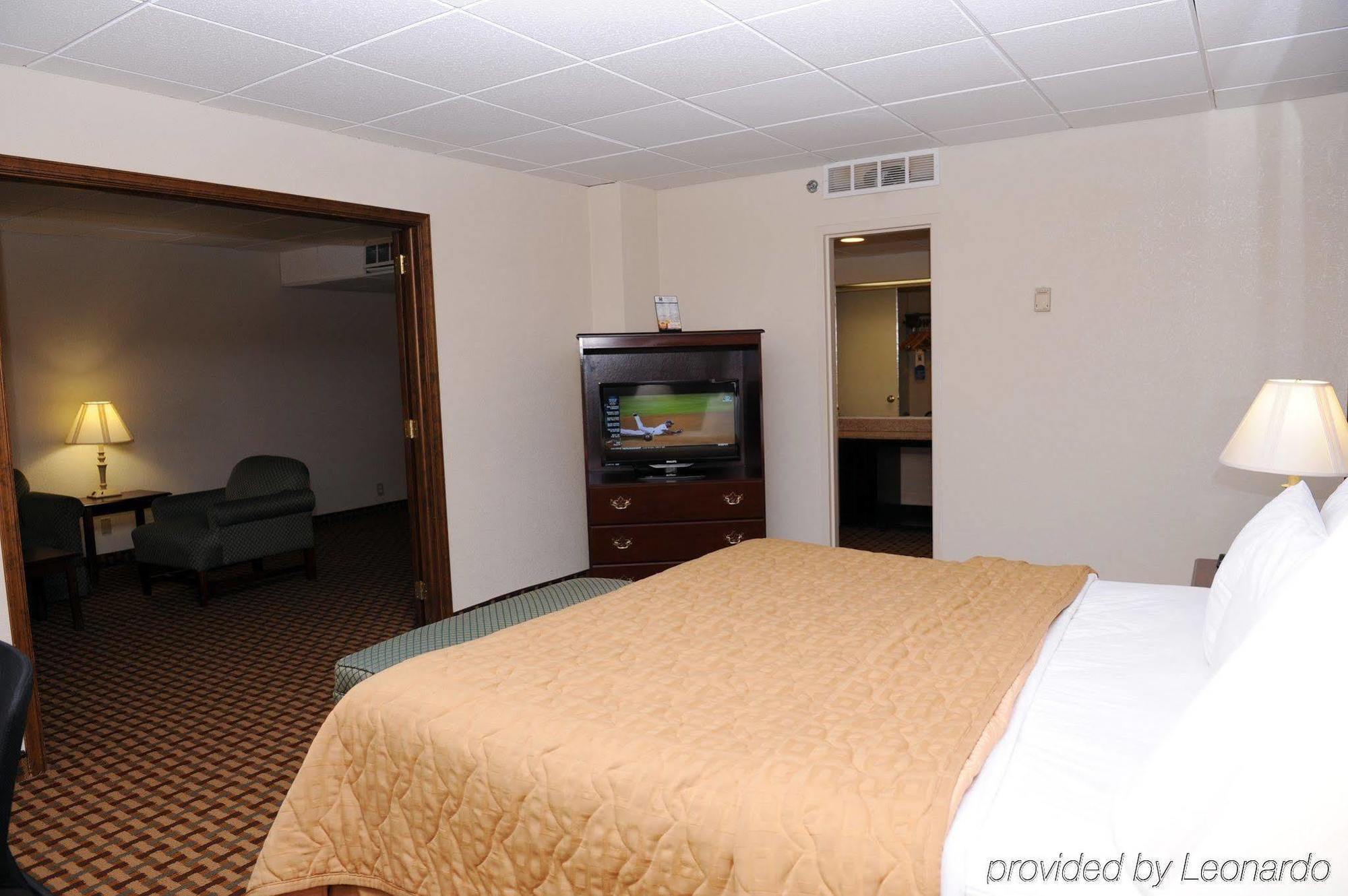 Quality Inn And Suites Conference Center Richmond Quarto foto